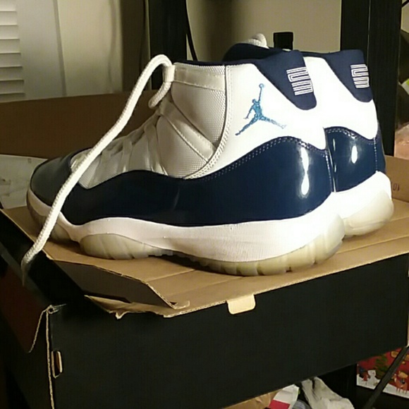 Nike Air Jordan 11 Retro "Win like Mike" - Picture 2 of 6